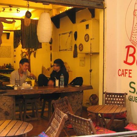Bona Cafe Restaurant & Sala Guest House Варанаси Екстериор снимка