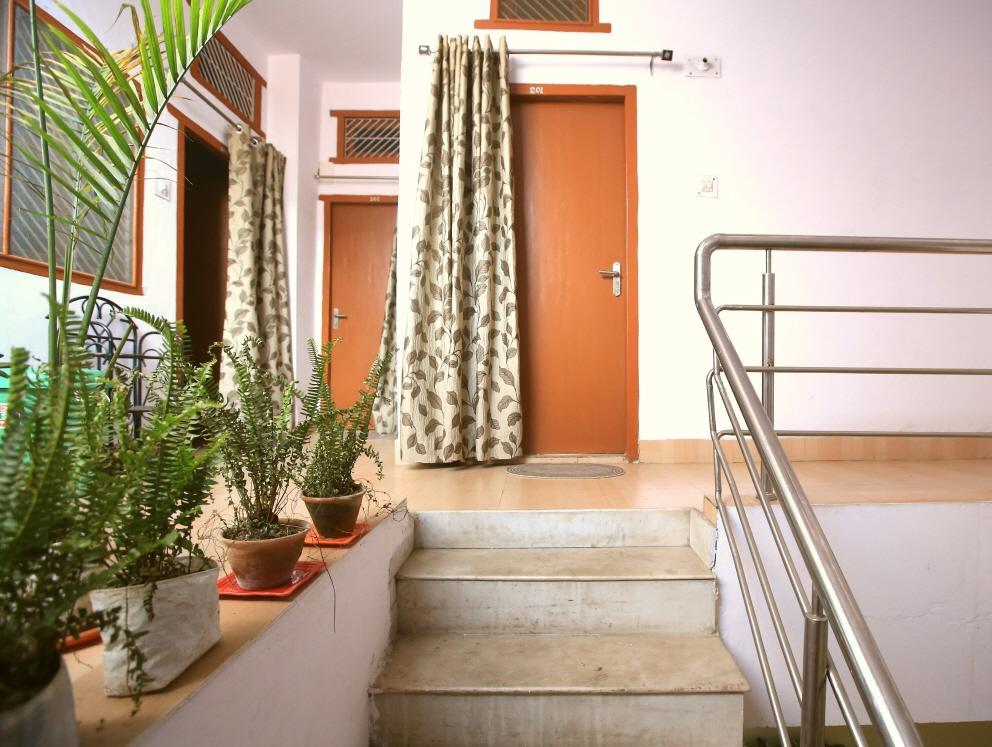 Bona Cafe Restaurant & Sala Guest House Варанаси Екстериор снимка